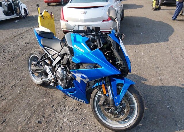 2024 SUZUKI GSX-8R