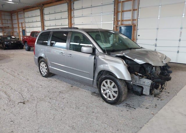 2014 CHRYSLER Town and Country