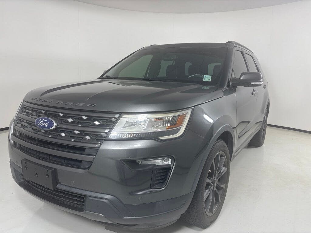 2018 FORD Explorer