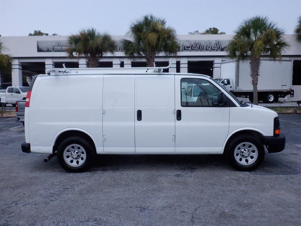 2013 CHEVROLET Express