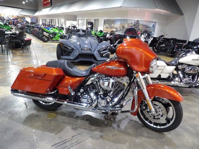 2011 HARLEY DAVIDSON Street Glide