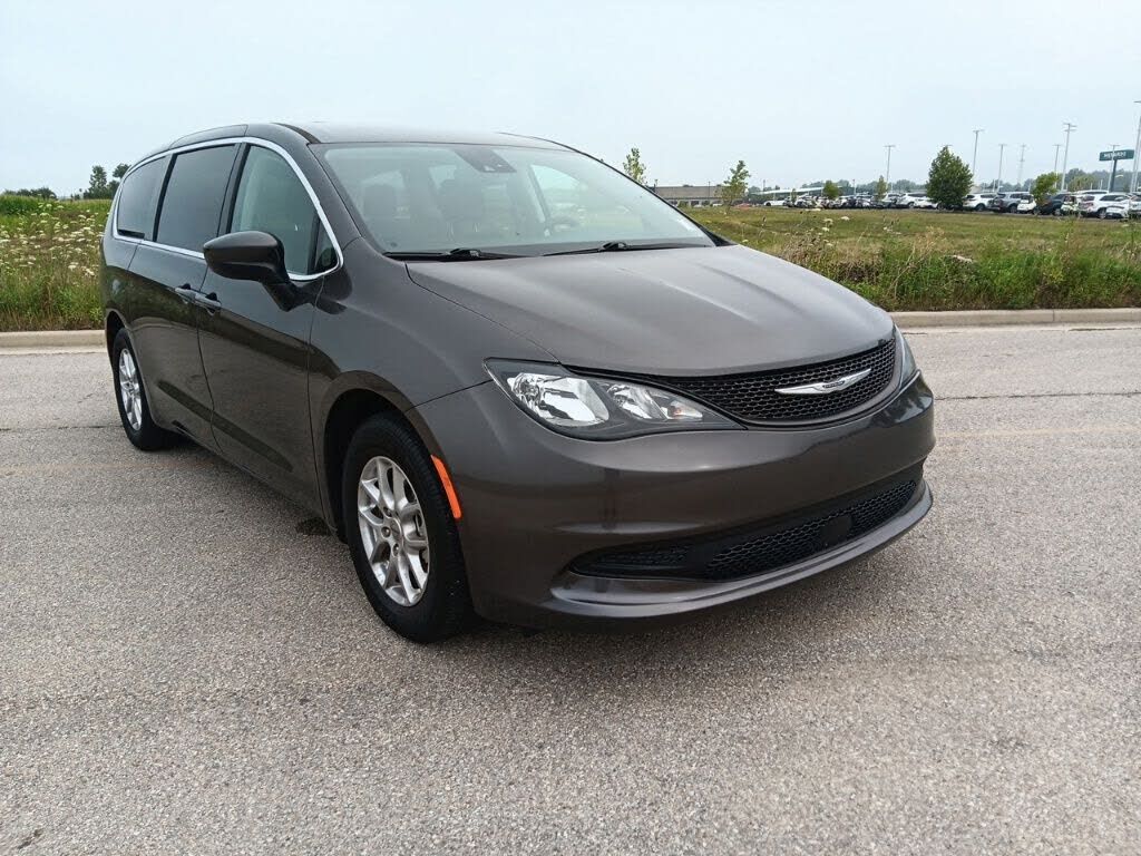 2023 CHRYSLER Voyager