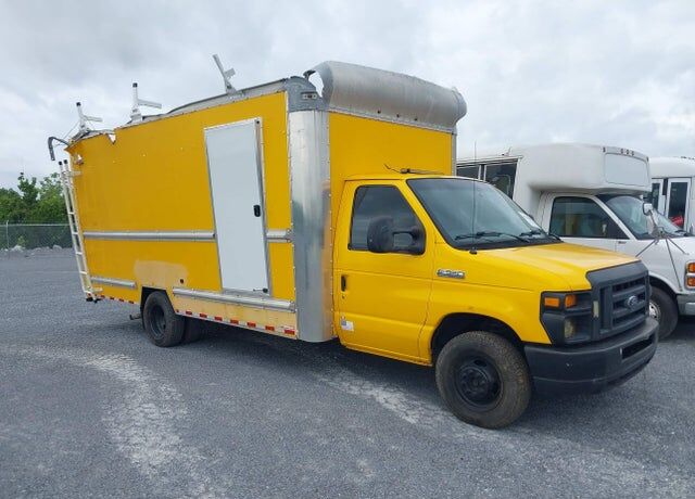 2015 FORD E-350