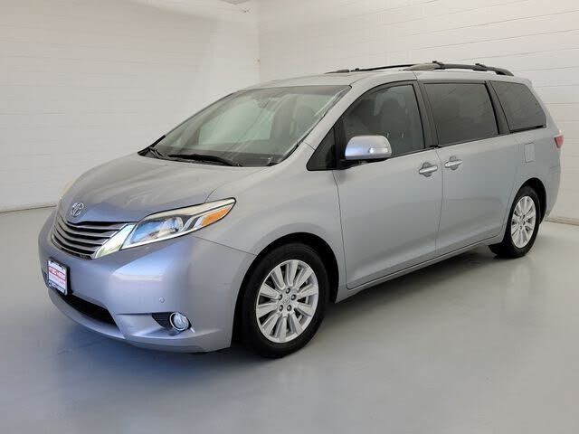 2017 TOYOTA Sienna