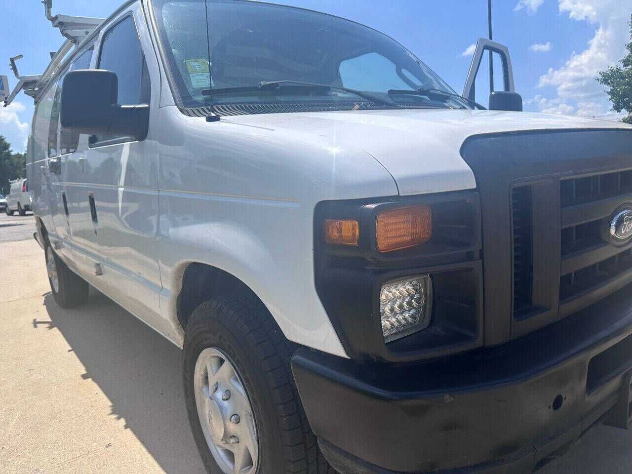 2010 FORD E-250