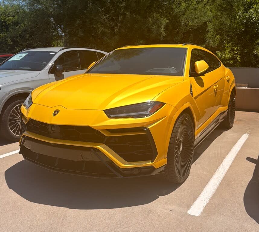 2021 LAMBORGHINI URUS