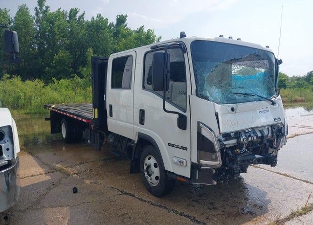 2025 ISUZU NPR-XD