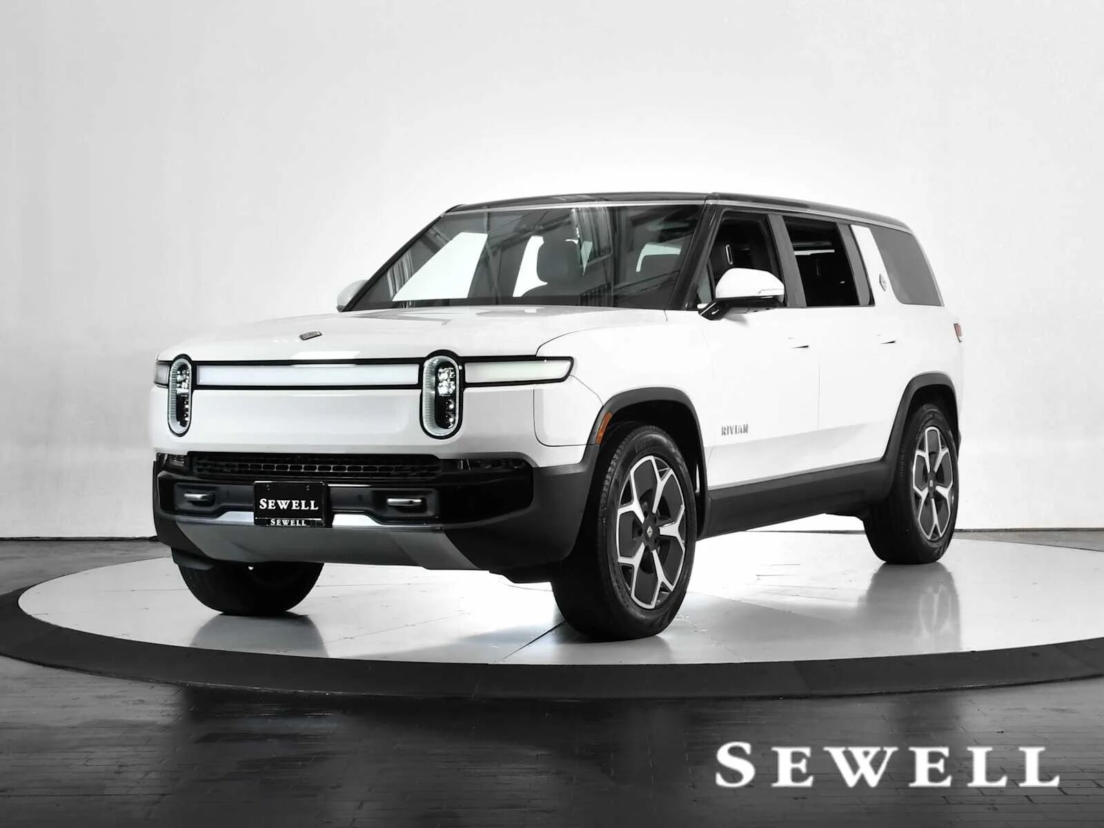2024 RIVIAN R1S