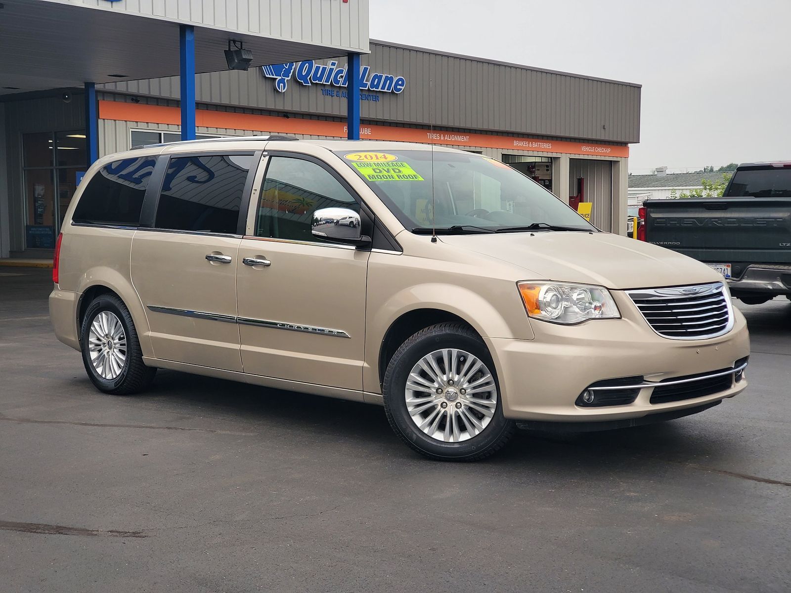 2014 CHRYSLER Town and Country
