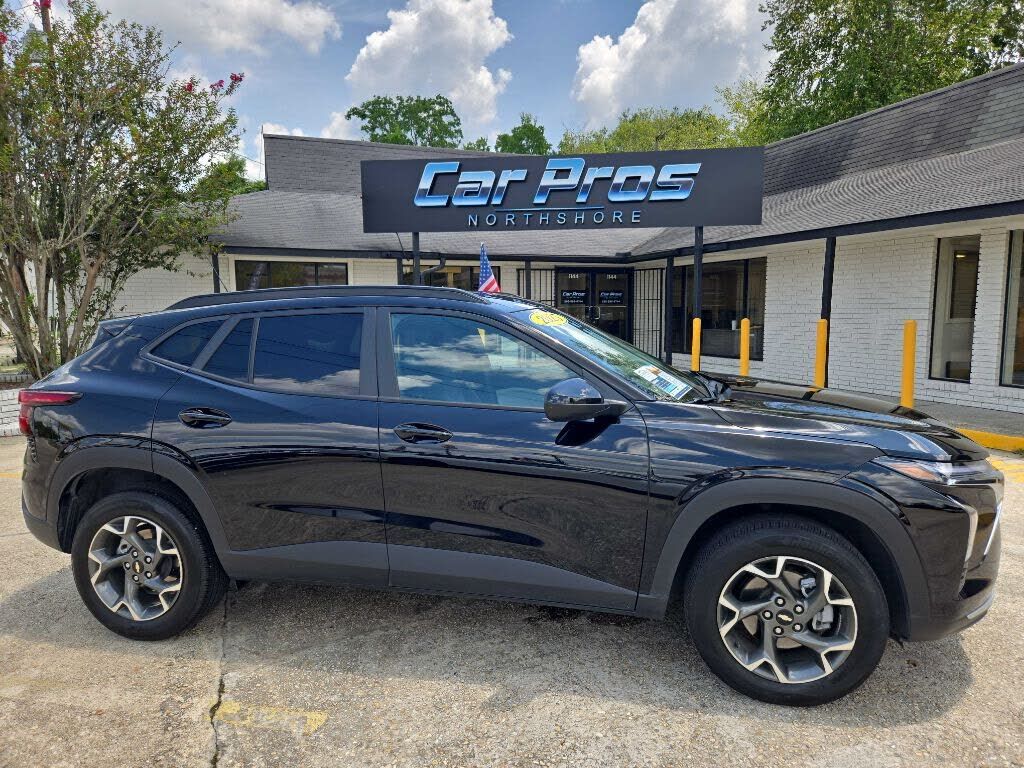 2025 CHEVROLET Trax