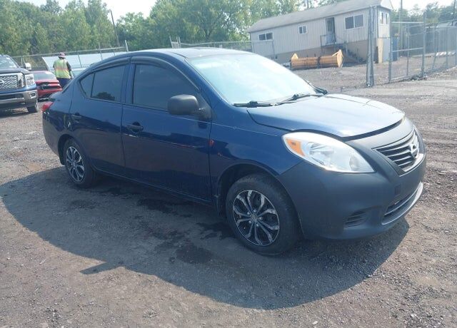 2014 NISSAN Versa