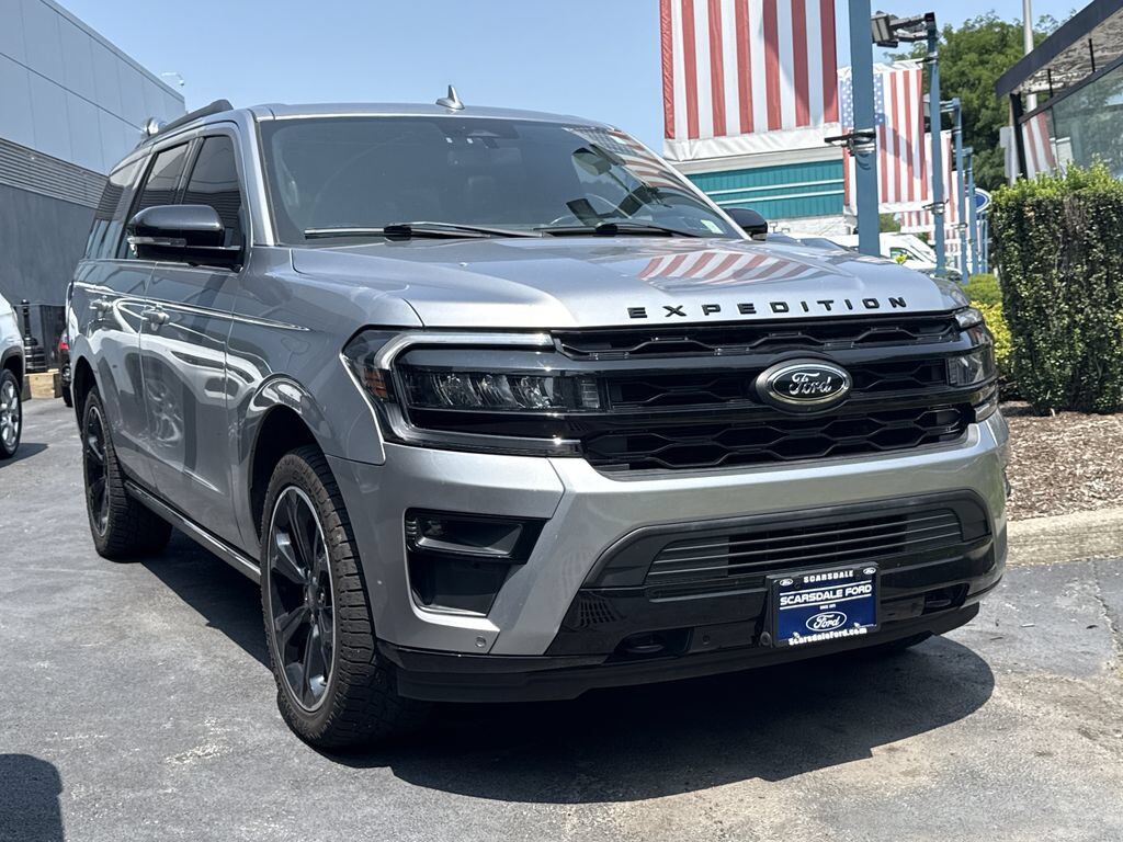 2022 FORD Expedition