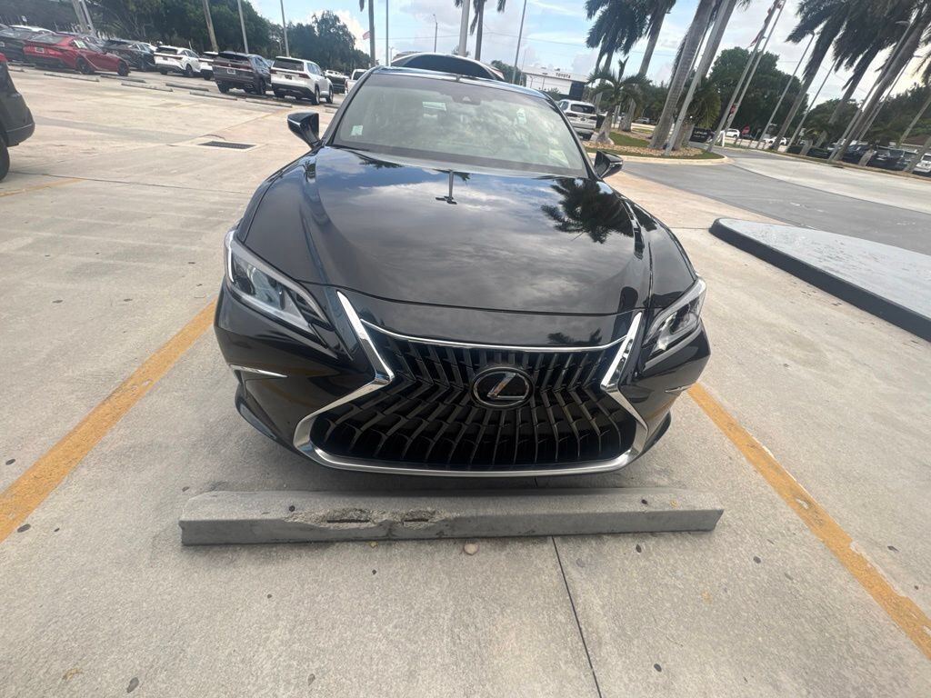 2024 LEXUS ES