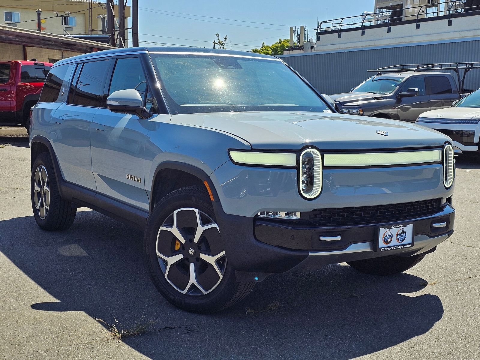 2023 RIVIAN R1S