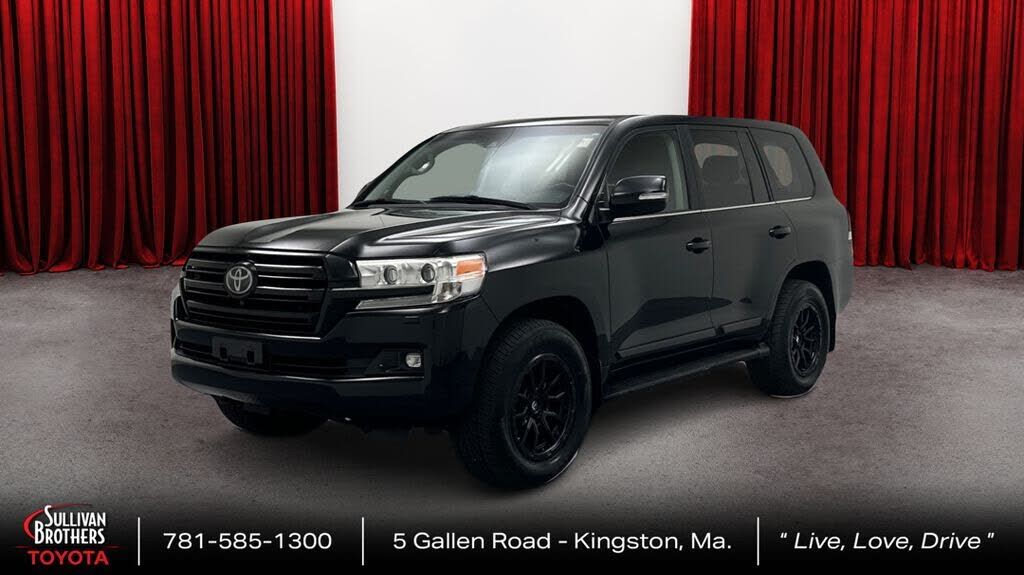 2017 TOYOTA Land Cruiser