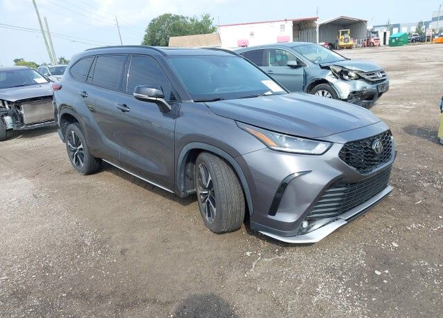 2022 TOYOTA Highlander