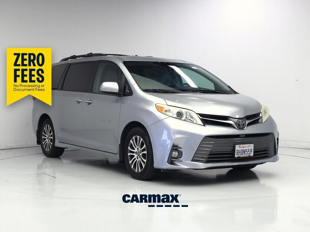 2018 TOYOTA Sienna