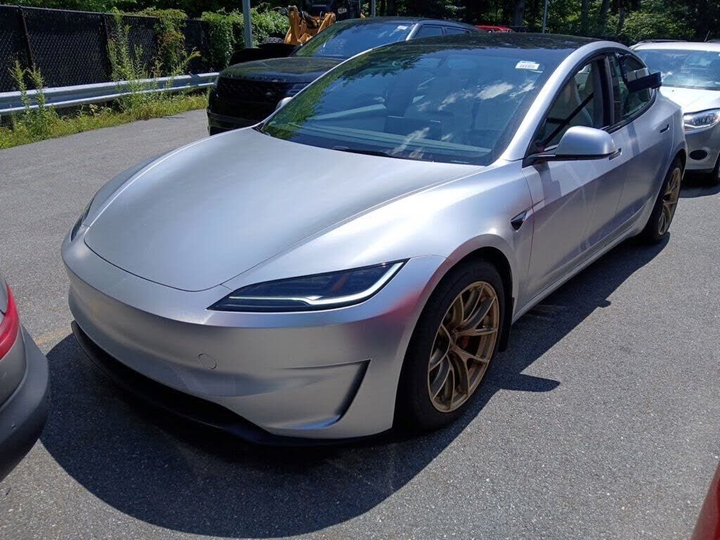 2024 TESLA Model 3