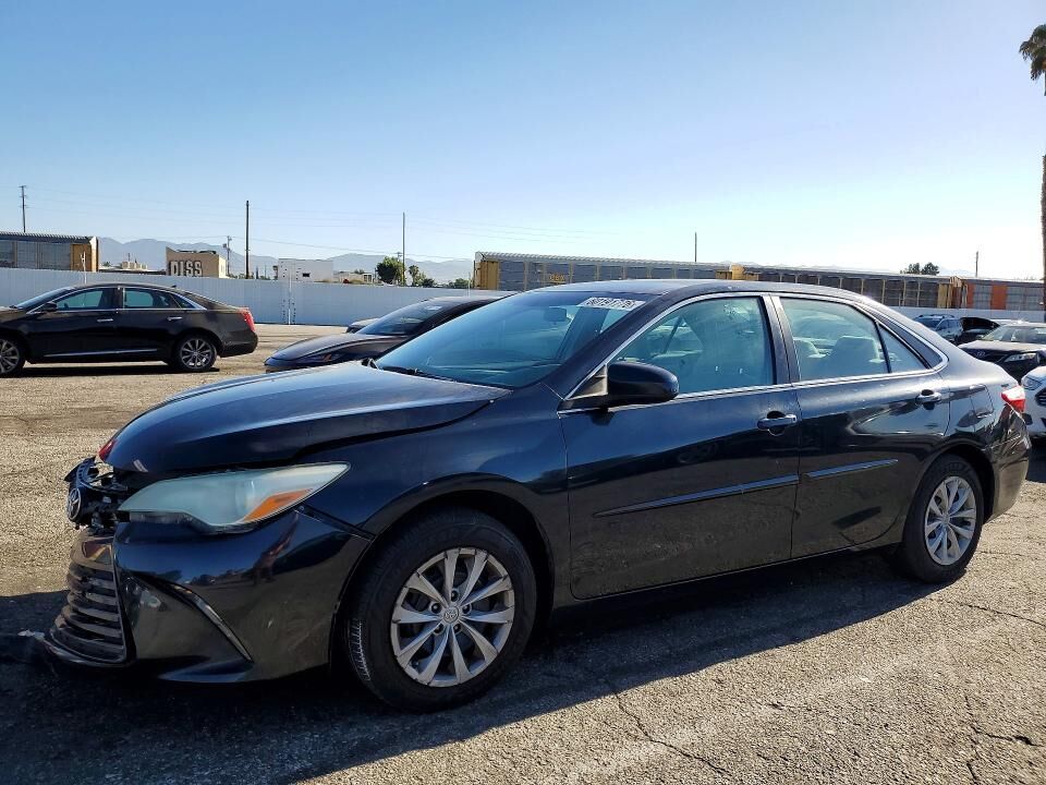 2016 TOYOTA Camry