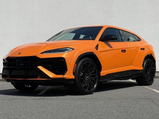 2026 LAMBORGHINI URUS