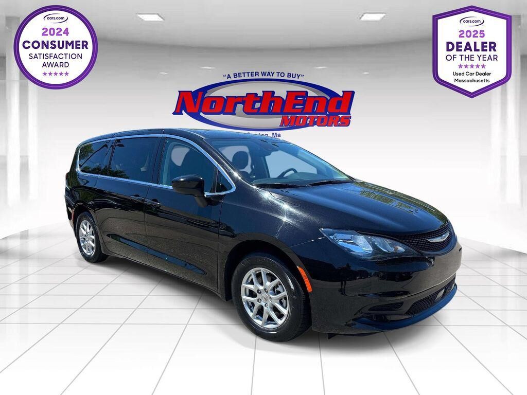 2024 CHRYSLER Voyager