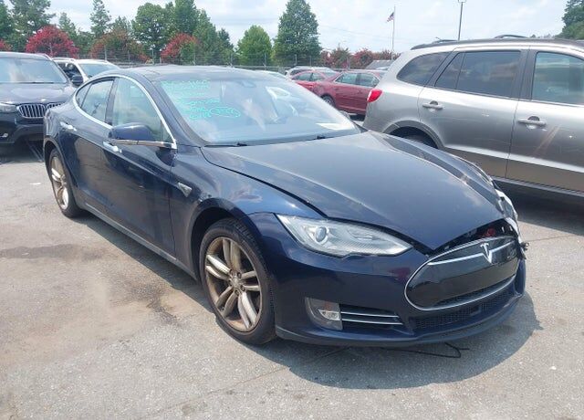 2014 TESLA Model S