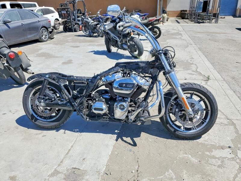 2018 HARLEY DAVIDSON FLHR / Road King