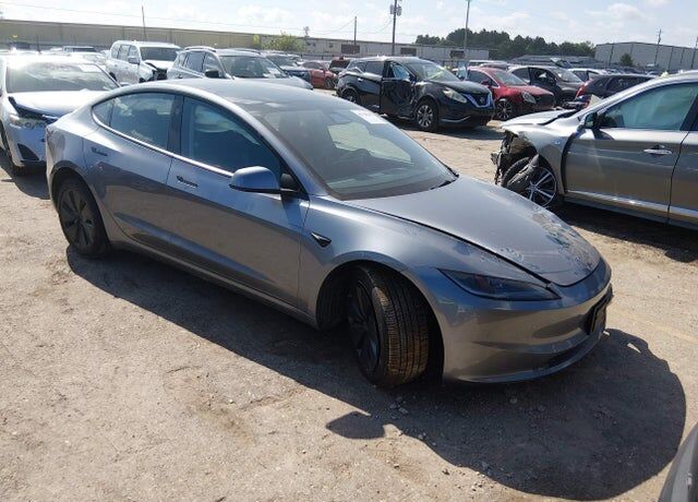 2025 TESLA Model 3