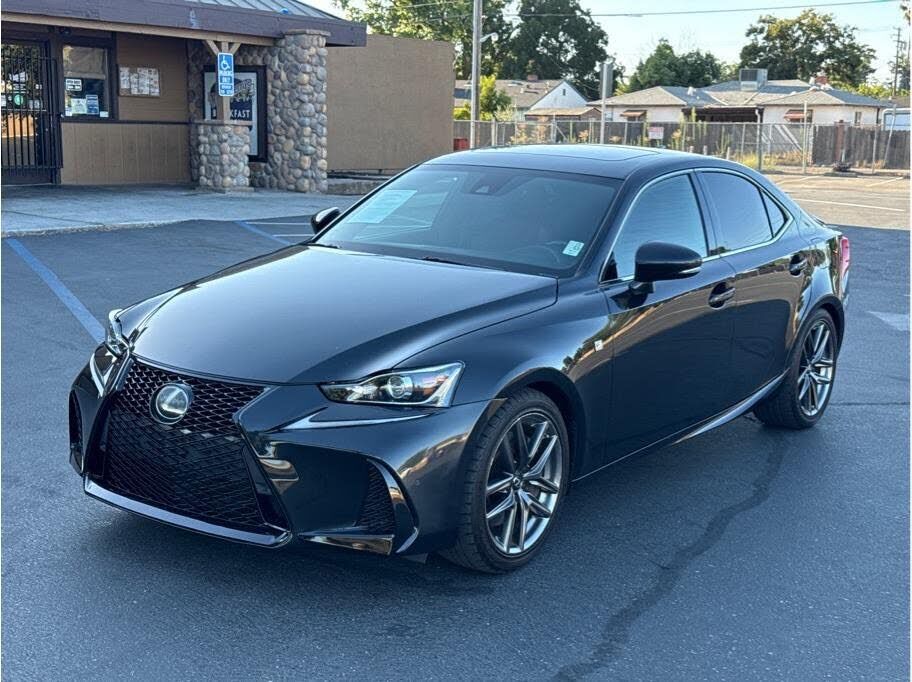 2019 LEXUS IS