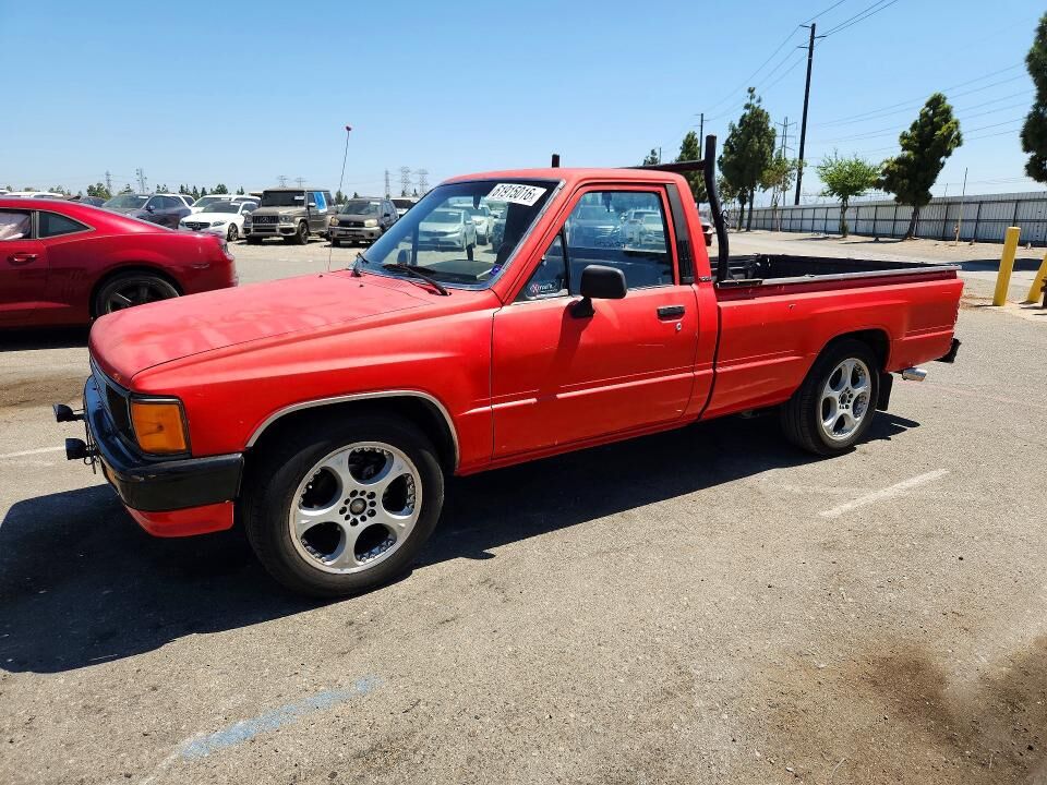 1987 TOYOTA Pick-Up