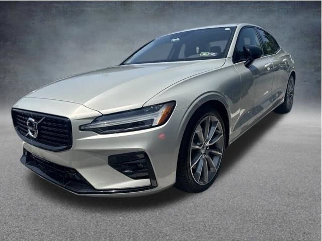 2021 VOLVO S60