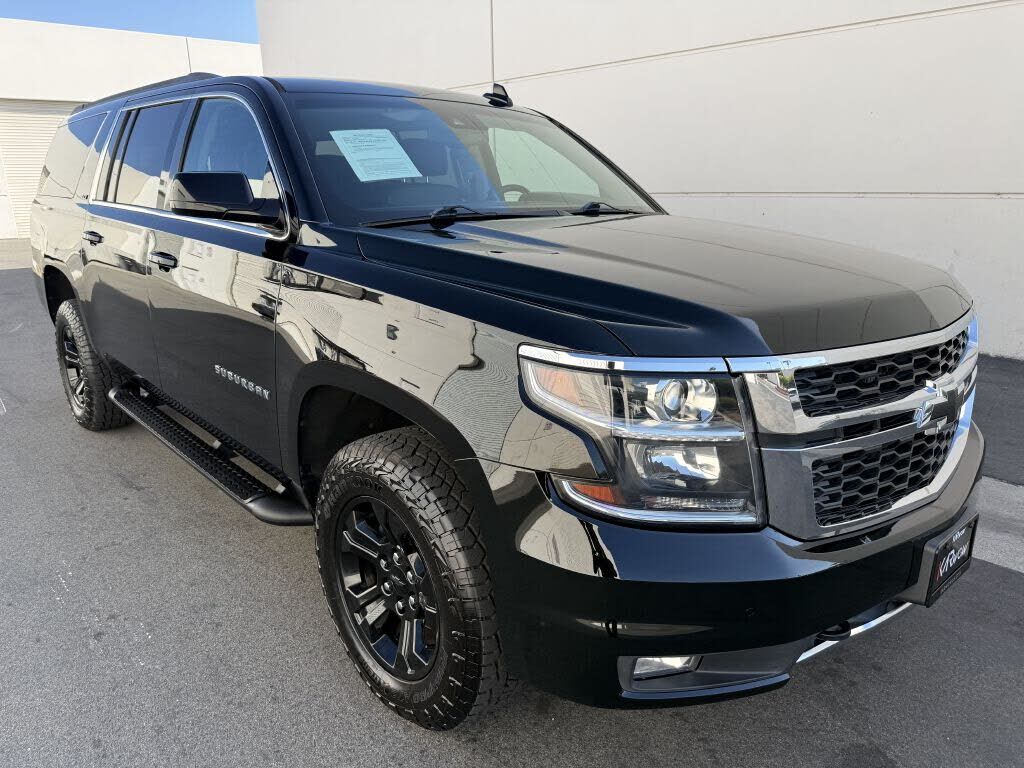 2017 CHEVROLET Suburban