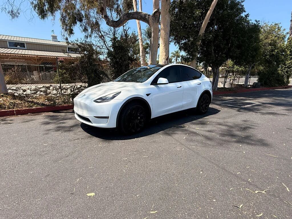 2022 TESLA Model Y