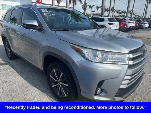 2019 TOYOTA Highlander