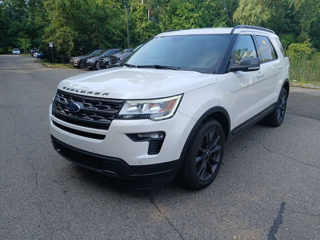 2018 FORD Explorer