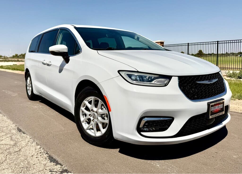2023 CHRYSLER Pacifica