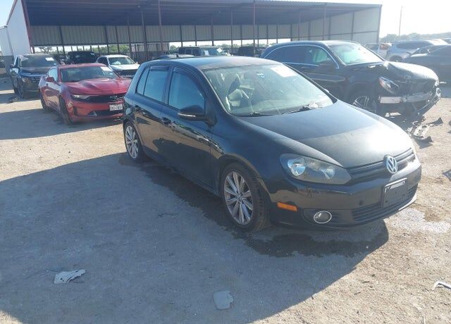 2013 VOLKSWAGEN Golf