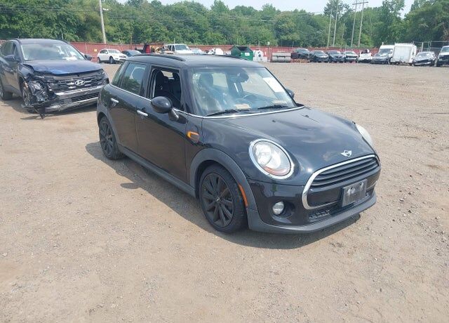 2017 MINI Cooper