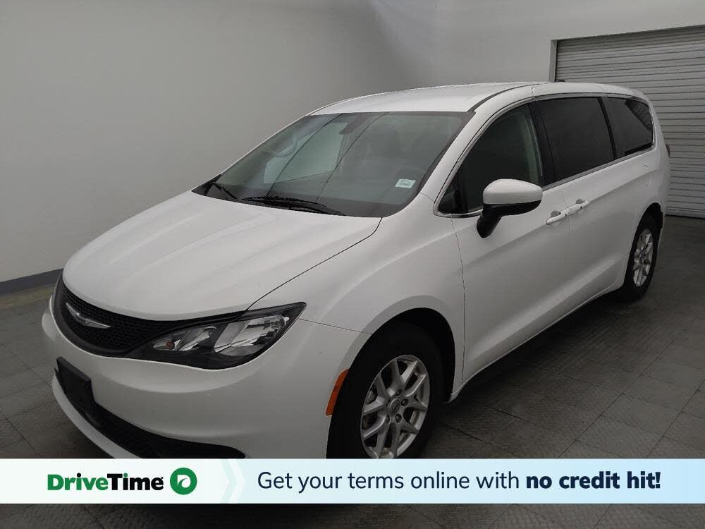 2022 CHRYSLER Voyager