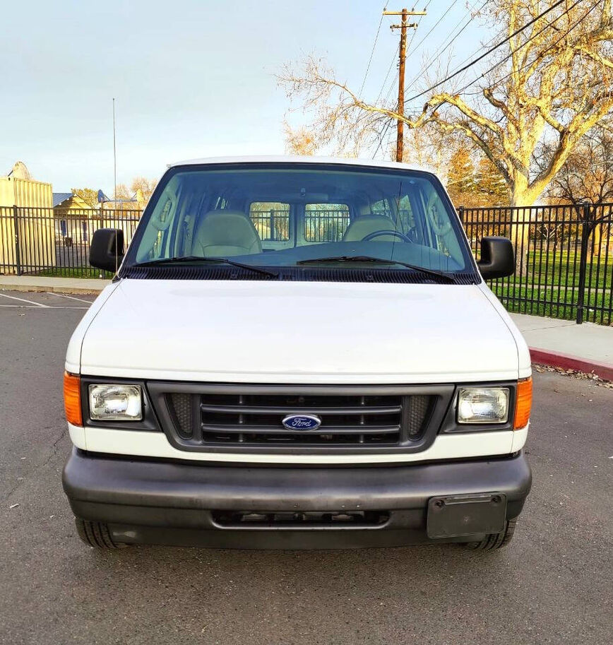 2003 FORD E-150