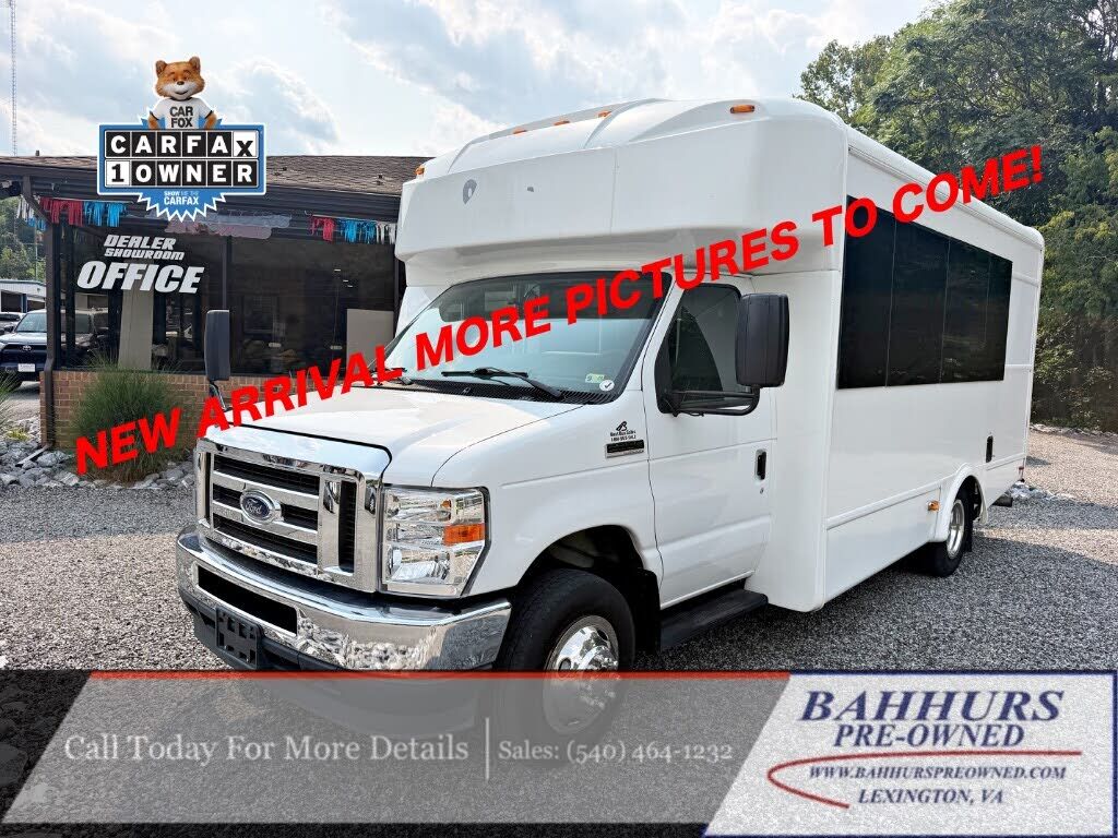 2022 FORD E-350