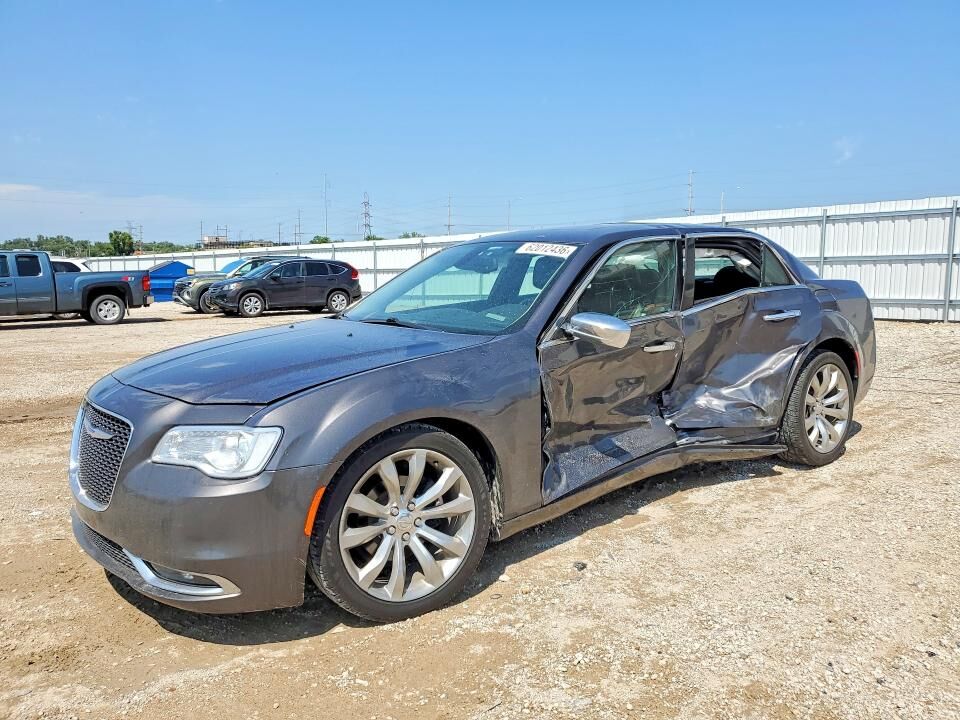 2019 CHRYSLER 300