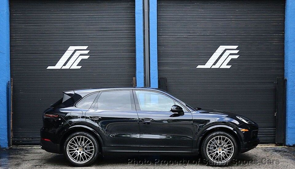 2022 PORSCHE Cayenne