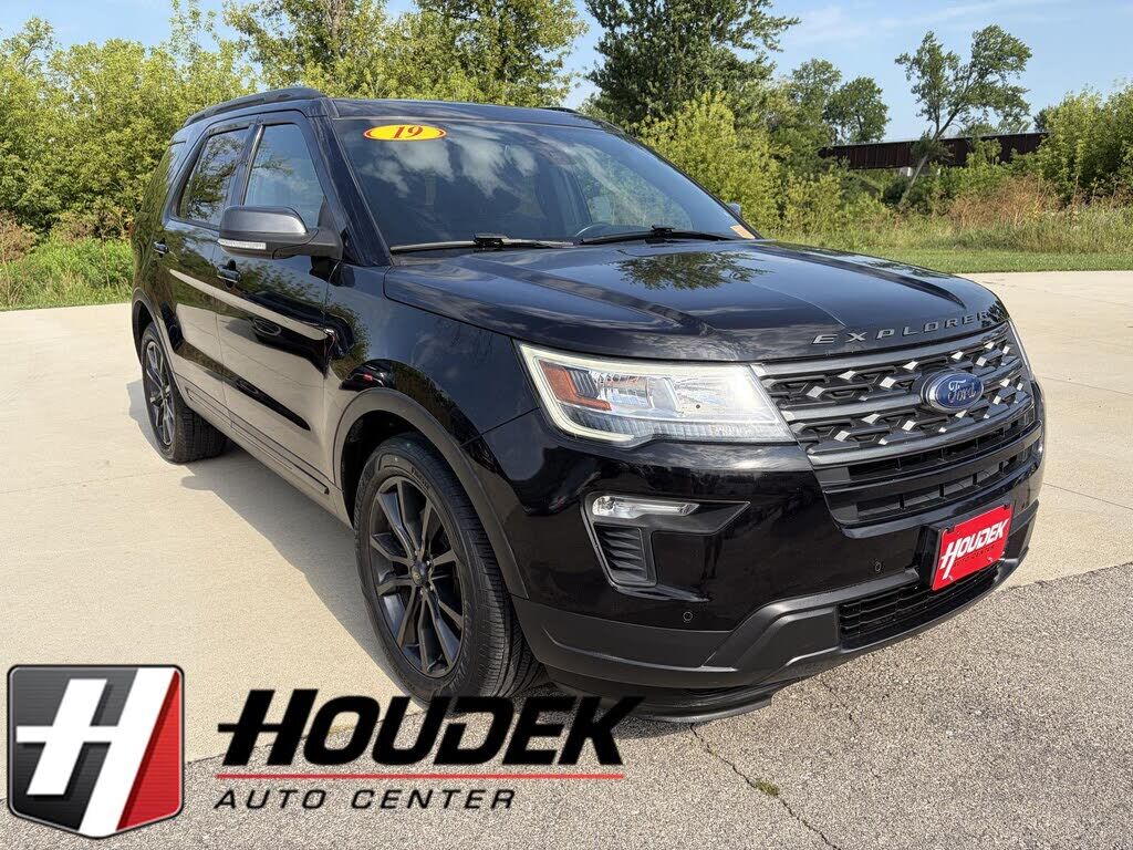 2019 FORD Explorer