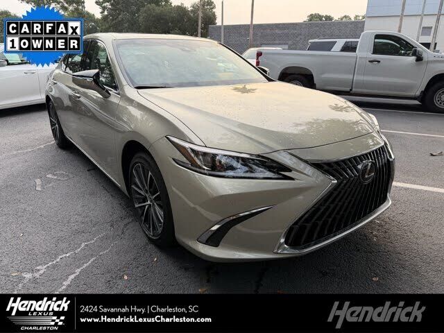 2025 LEXUS ES