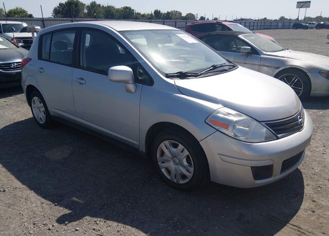 2010 NISSAN Versa