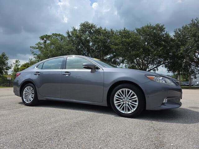 2013 LEXUS ES