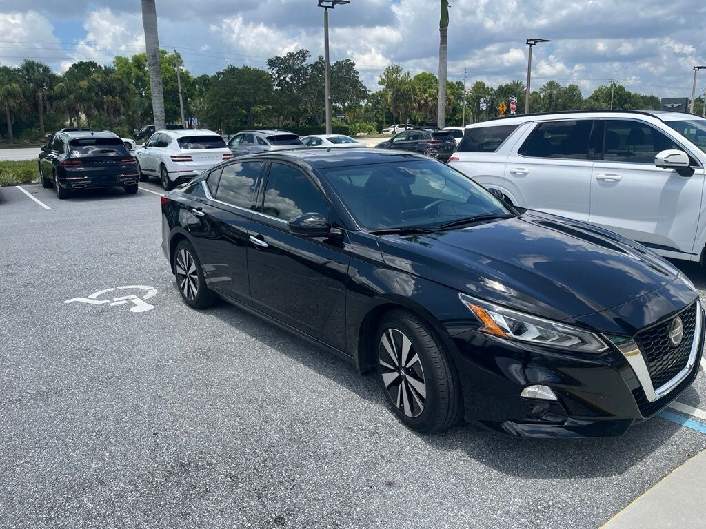 2021 NISSAN Altima
