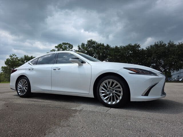 2021 LEXUS ES