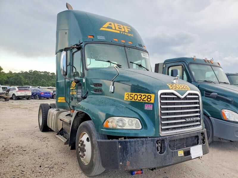 2016 MACK CXU